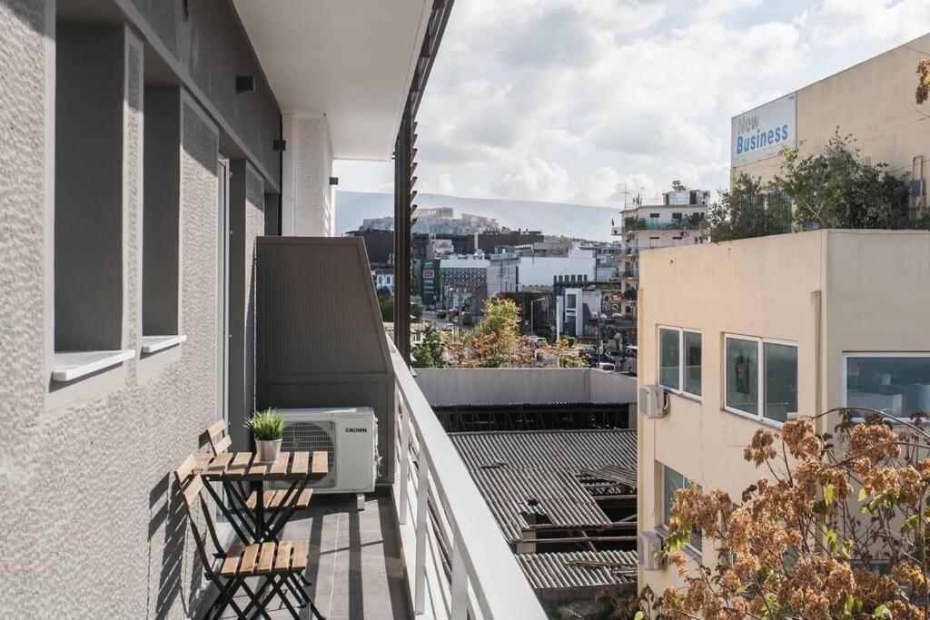 Apartment In Keramikos, Aten Exteriör bild
