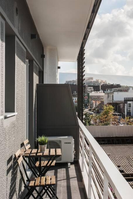 Apartment In Keramikos, Aten Exteriör bild